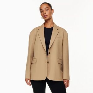 Aritzia Babaton Women’s Vogue Blazer Oversized Camel Color Size 2 Career Wear